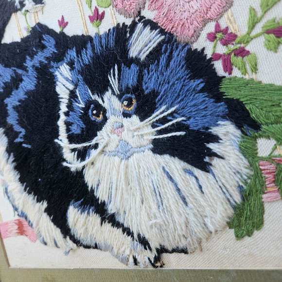 Vintage Hand Embroidered Linen Cat Picture Framed - Picture 2 of 3